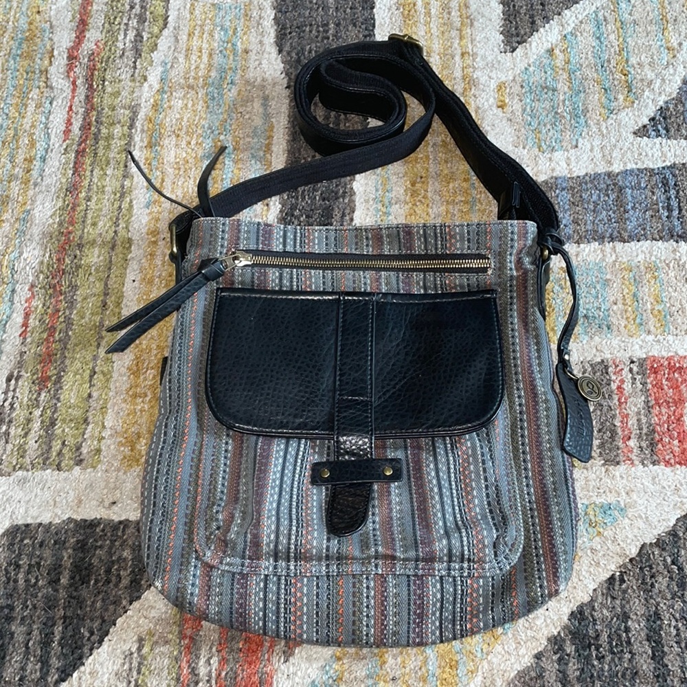 PISTIL CROSSBODY BAG